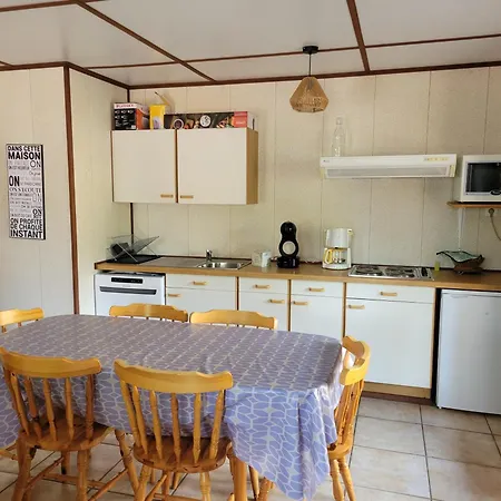 Villa D'angle Spacieuse Climatisee Etage, Cloturee Dans Domaine Portes Du Soleil, 3 Chambres, 7 Couchages, Wifi, Acces Payant Aux Piscines, 400m De La De Plage,lrpdsr6 Portiragnes